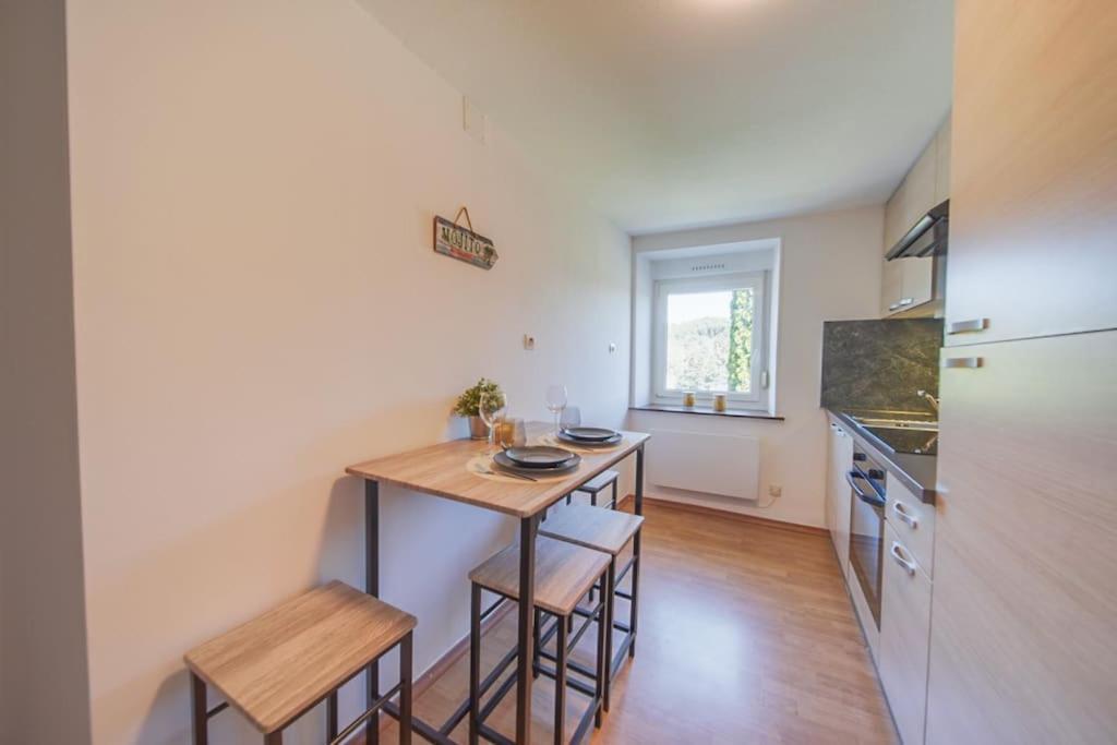 Charmant Appartement 2 Chambres Proche Luxembourg Redange Bagian luar foto